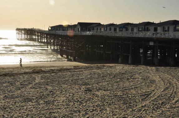 Tem até um hotel nesse pier na praia de Mission Beach, em San Diego, no sul da Califórnia - Estados Unidos